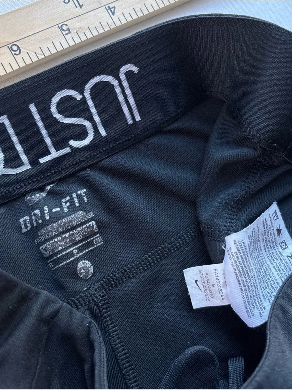 Nike Black Athletic Capri Leggings small